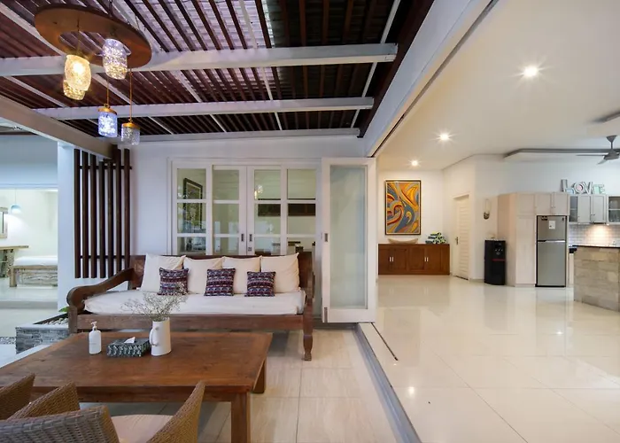 3br Private Pool , Short Walk To The Villa *