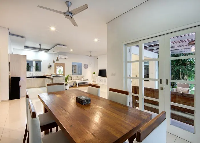 Villa 3br Private Pool , Short Walk To The *