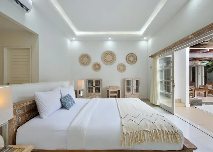 Villa 3br Private Pool , Short Walk To The