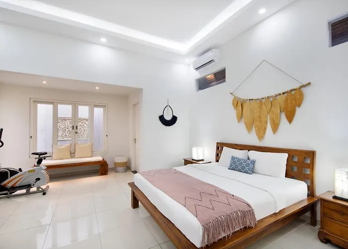 Villa 3br Private Pool , Short Walk To The *