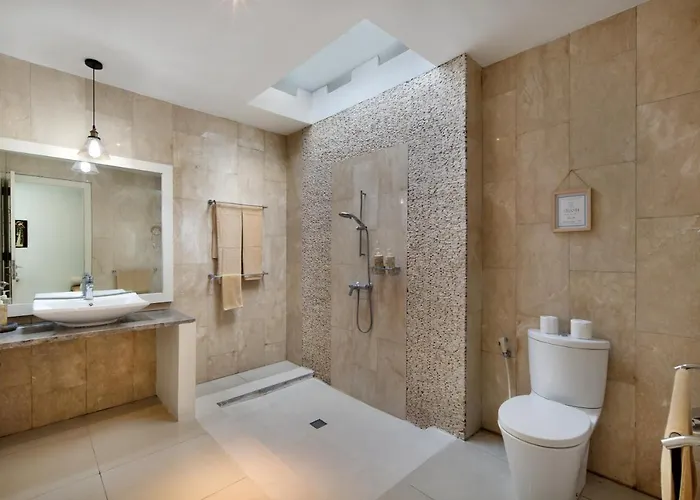 Villa 3br Private Pool , Short Walk To The *