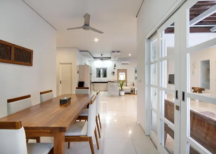 Villa 3br Private Pool , Short Walk To The Canggu (Bali)