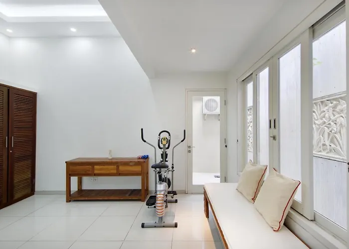 3br Private Pool , Short Walk To The Villa